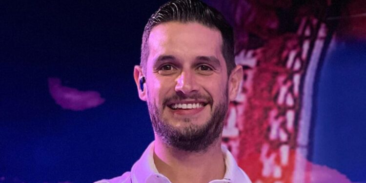 Tras 14 años de fumar, Adrián Marcelo anuncia que dejará la marihuana