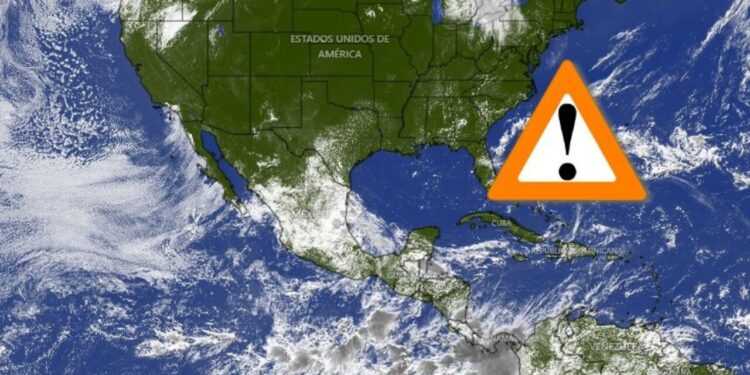 Huracán Flossie aumenta a 60% de probabilidad de formarse como ciclón en 7 días próximos