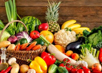 ¡No solo agua! Estos alimentos te mantendrán hidratado de forma natural