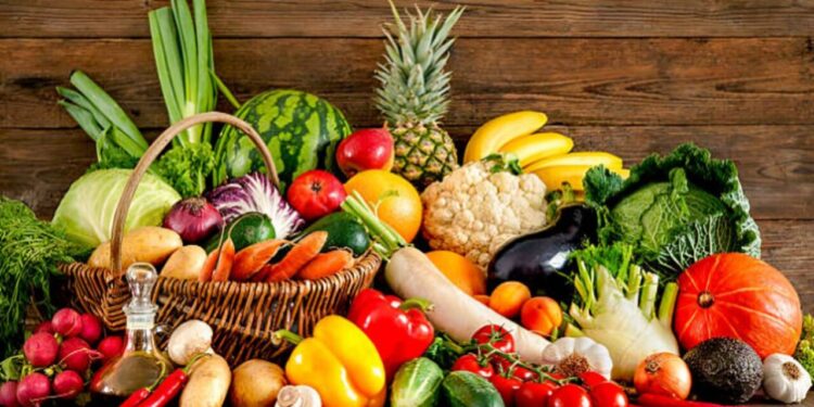 ¡No solo agua! Estos alimentos te mantendrán hidratado de forma natural