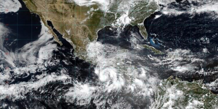Érick ya es categoría 2, pero impactará en México como huracán categoría 3: NOAA