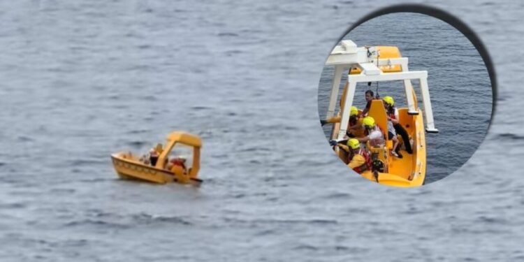 Padre se lanza al mar para salvar a su hija que cayó del crucero Disney Dream