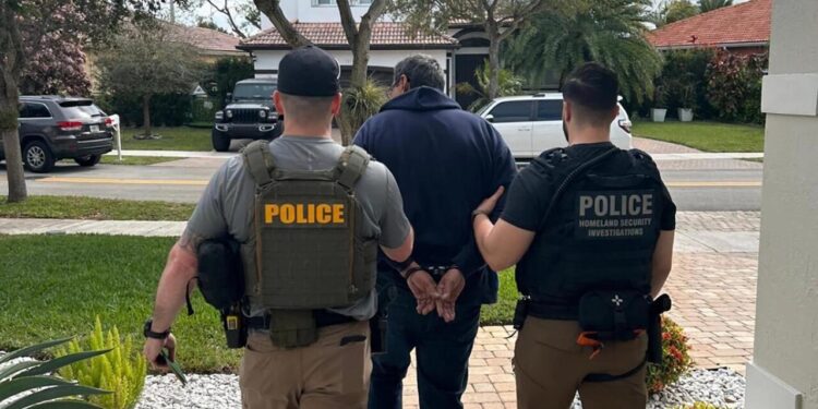 “Ayuda a tu país”: EE.UU. pide ‘delatar’ a migrantes indocumentados