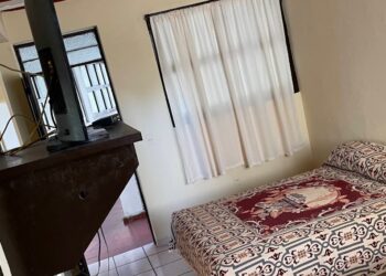 Balacera en hotel de Playa Sur deja un muerto y un herido