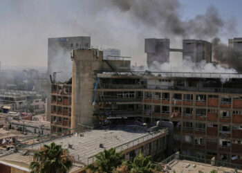 Misil impacta contra un hospital en Israel: Netanyahu promete que Irán pagará por ataque