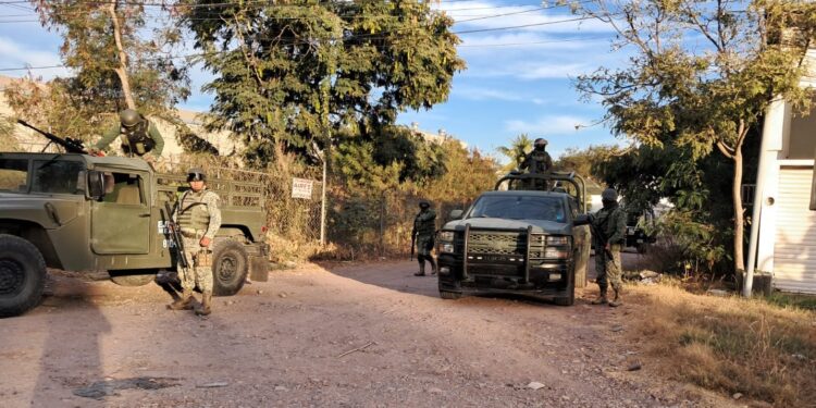 Arrojan artefacto explosivo a elementos de la Guardia Nacional durante una persecución en Culiacancito