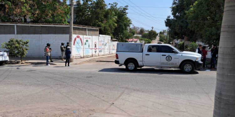Asesinan a balazos a hombre en la colonia Libertad en Culiacán