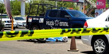 Asesinan a motociclista en estacionamiento de centro comercial en Culiacán