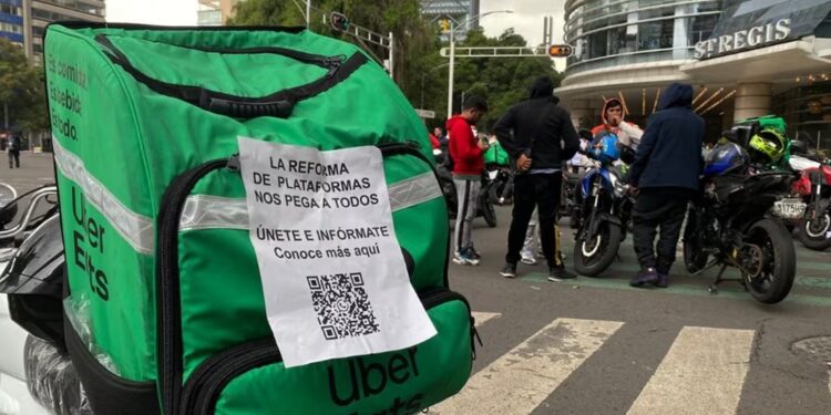 Conductores y repartidores de Uber, Didi y Rappi en la incertidumbre; ¿en qué consiste la reforma que entra en vigor?