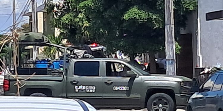 Aseguran vehículos blindados en operativo en Santa Margarita, en Culiacán