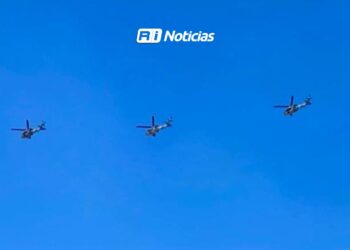 Tres helicópteros Black Hawk sobrevuelan Culiacán