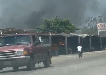 Incendian avioneta en la pista La Luna en Villa Juárez Navolato