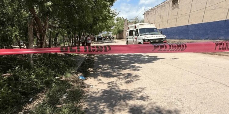 Mujer es asesinada a machetazos en la colonia Zapata en Escuinapa