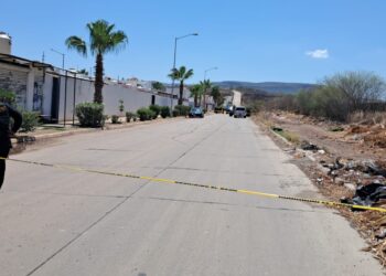 Ejecutan a mujer a bordo de un automóvil en Vistas del Lago en Culiacán