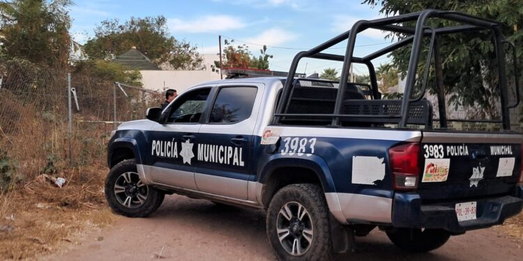 Localizan cuerpo con heridas de bala y envuelto en plástico en la colonia Revolución de Culiacán