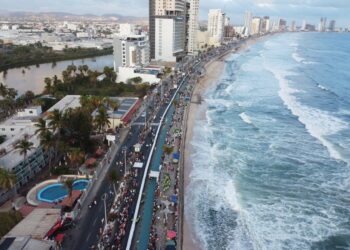 ¡Lo logramos! Mazatlán hace historia y consigue el récord mundial de la línea de sashimi más larga