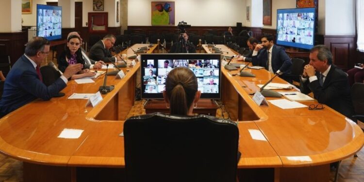 Claudia Sheinbaum se reúne con empresarios de acero y aluminio