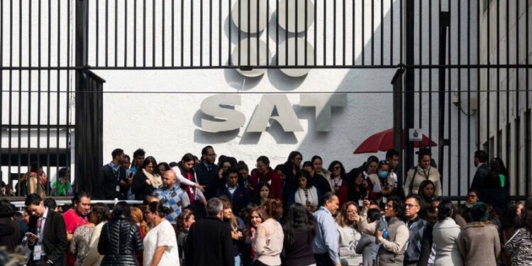 SAT alerta por multas de más de 7 millones de pesos, estas son las personas que podrían ser sancionadas