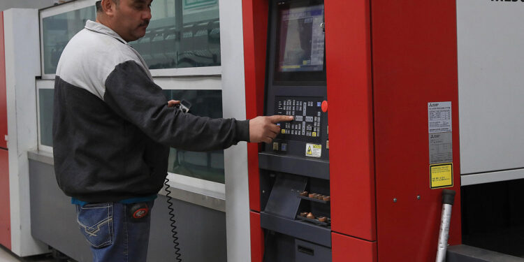 Actividad económica de México cayó un 1.5 % interanual en abril