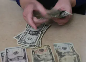 Sheinbaum celebra que impuesto a remesas en Estados Unidos baje a 1%; anuncia programa de reembolso