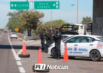 ¡Ni a los policías perdonan! Sujetos armados despojan de su auto a agente estatal rumbo a la Unipol
