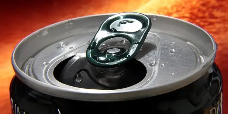 Planean prohibir venta de bebidas energéticas a menores de 18 años