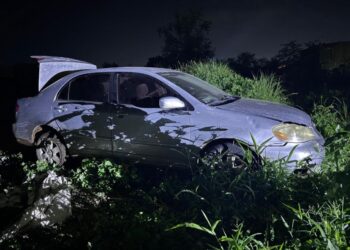 Aseguran vehículo con 12 artefactos explosivos en Los Lirios, Culiacán