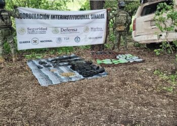 Aseguran fuerzas federales arsenal y vehículos blindados en la zona serrana de Cosalá