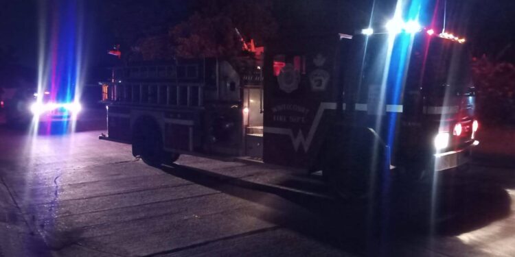 Sujetos desconocidos queman caseta de policía en Santa Fe, Mazatlán