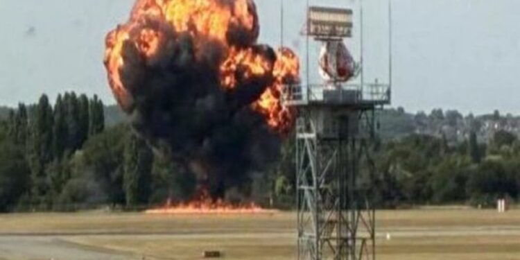Un avión se estrelló en el aeropuerto Southend de Londres