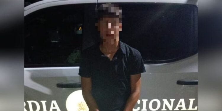 Detienen a menor de edad que conducía un automóvil con 12 explosivos en Culiacán, Sinaloa