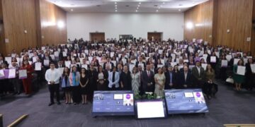 INE entrega constancias de mayoría a magistrados y jueces