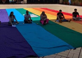 Protestan colectivos LGBTQ+ por asesinato de “La Sharis” y “La Vale” en Sinaloa; piden tipificación de transfeminicidio