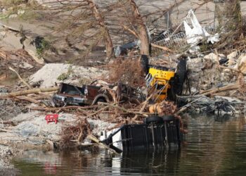 Ascienden a 109 los muertos por inundaciones en Texas