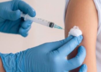 La tos ferina puede ser mortal a esta edad: ¿Quiénes se deben vacunar?