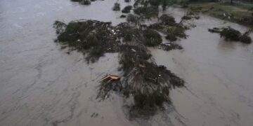 Hallan cuerpo de José Olvera, mexicano fallecido en inundaciones de Texas, aún falta el de Alicia Ramírez