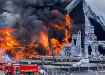 Video: Se incendia escenario del festival Tomorrowland 2025
