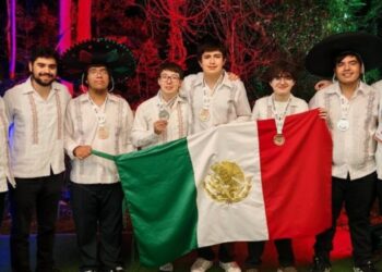 ¡Orgullo mexicano! Estudiantes ganan 6 medallas en la Olimpiada Internacional de Matemáticas 2025