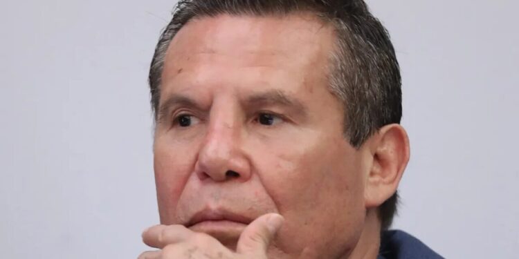 Julio César Chávez desconoce amparos para evitar la detención de su hijo