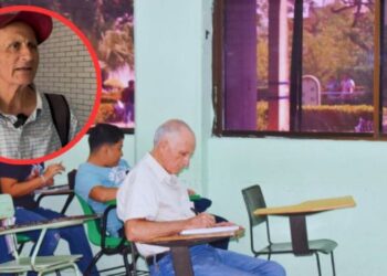 Abuelito de 79 años regresa a la escuela para estudiar Sistemas Computacionales: “No hay edad para seguir aprendiendo”