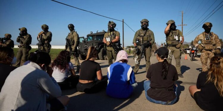 México evalúa denuncia contra redadas en EE.UU. tras muerte de migrante en California