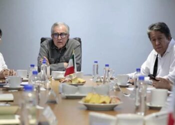 Rocha Moya revisa con autoridades federales programa de viviendas para Sinaloa