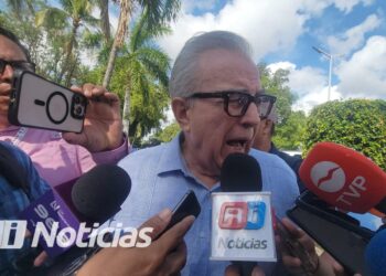 Gobernador evita hablar sobre violencia; remite todo a vocería