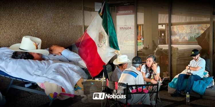 Productores exigen pagos: inician huelga de hambre