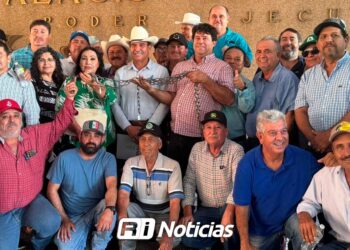 Tras acuerdo productores levantan huelga de hambre en Palacio de Gobierno