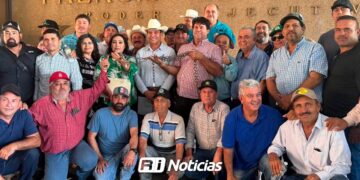 Tras acuerdo productores levantan huelga de hambre en Palacio de Gobierno