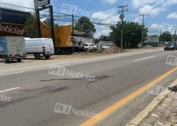 Mazatlán: Intentaba cruzar la calle pero fue embestido por un auto que se dio a la fuga
