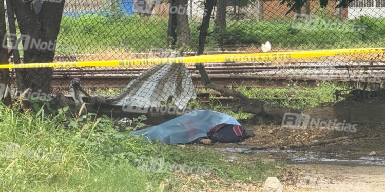 Se dice que iba a su trabajo, pero no alcanzó a llegar; muere motociclista en Mazatlán