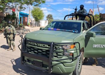 Rafaguean con armas de grueso calibre dos casas en la colonia Díaz Ordaz, en Culiacán
