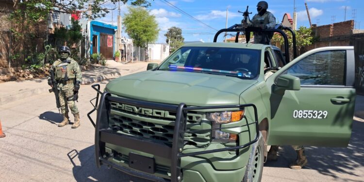 Rafaguean con armas de grueso calibre dos casas en la colonia Díaz Ordaz, en Culiacán